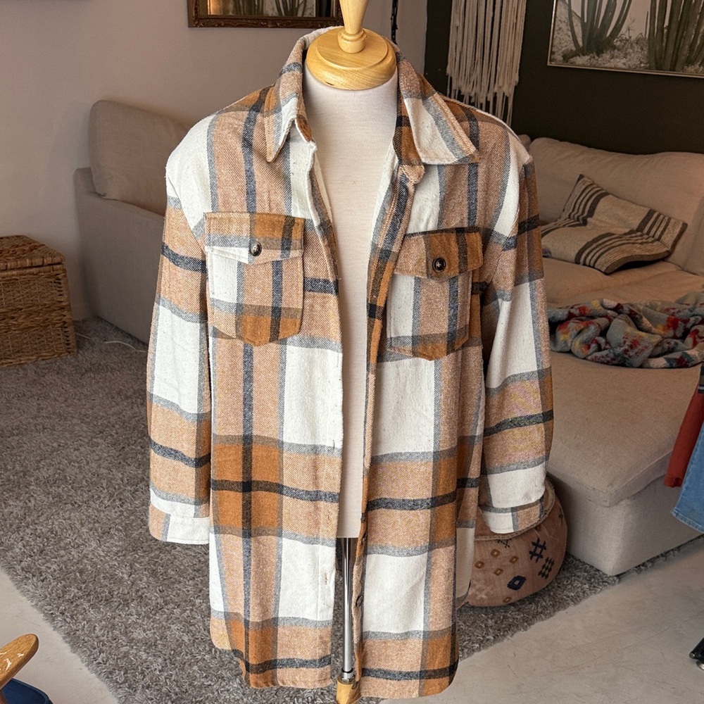 BiBi Plaid Shacket Barn Chore Coat - Tan and White